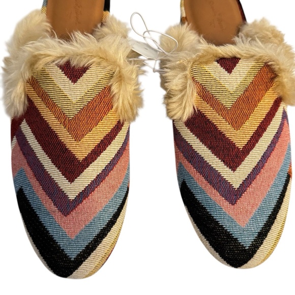 UNIVERSAL THREAD Size 8.5 Bibiana Faux Fur Lined Mules Slip On Chevron Flats NEW - Picture 7 of 10